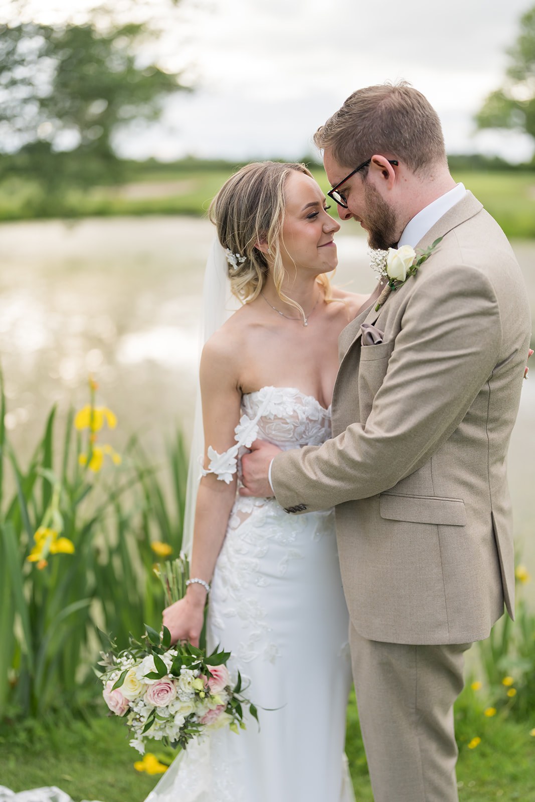 Waterside portraits in the grounds at Pryors Hayes